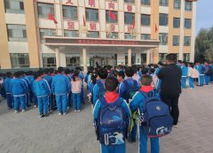 同时家长和学生爱惜粮食、否决食物浪